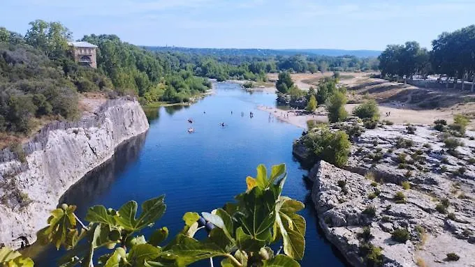 Au Mazet Du Parc Lédenon